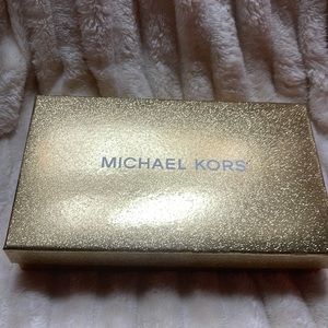 Michael Kors Rose Gold Wallet